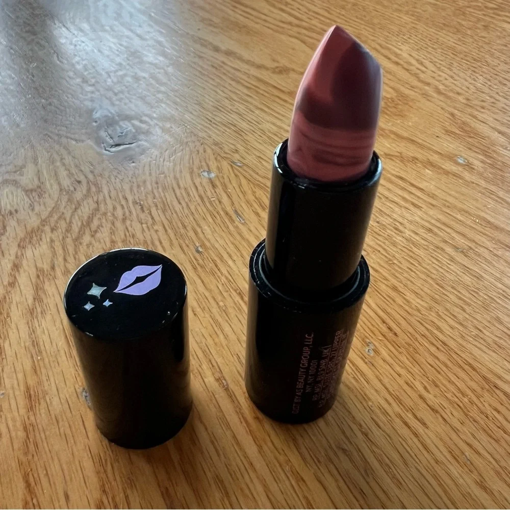LAURA GELLER ITALIAN MARBLE LIPSTICK - HONEY BUN (Full Size/Magnet Closure)